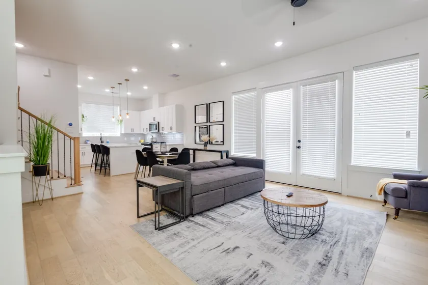 Nexus House|Luxe|Downtown|NRG|Med Ctr|3bedrm|3.5ba - Image 1