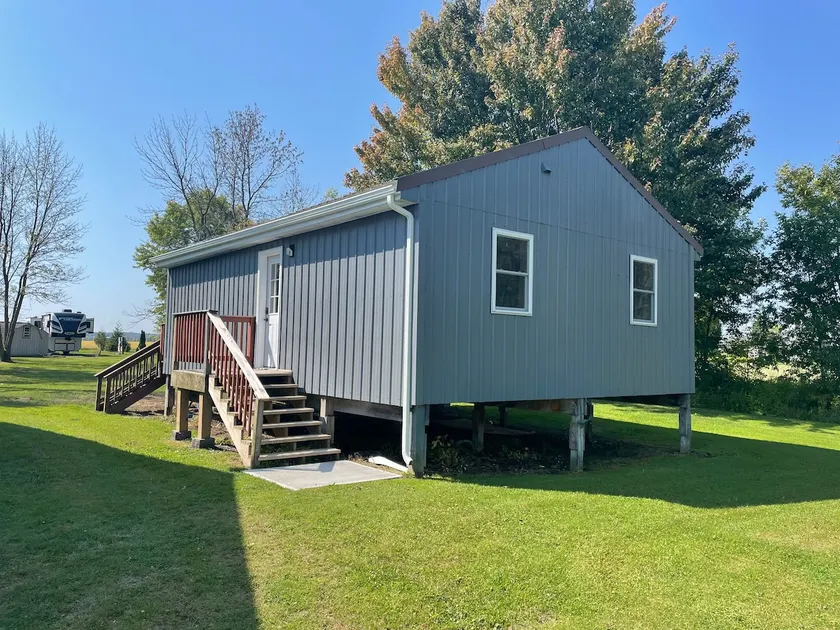 Chazy, cabin by the river - Image 1