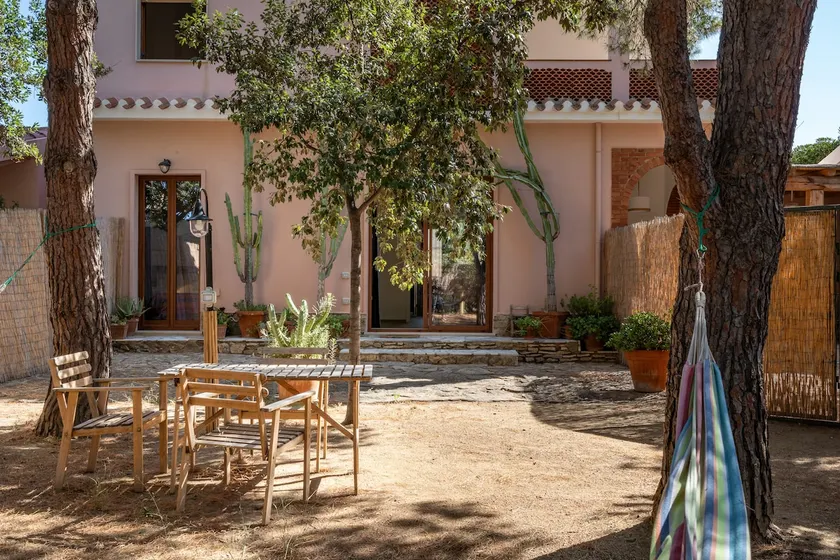 Casa Leccio - A peaceful garden near the beach - Image 1