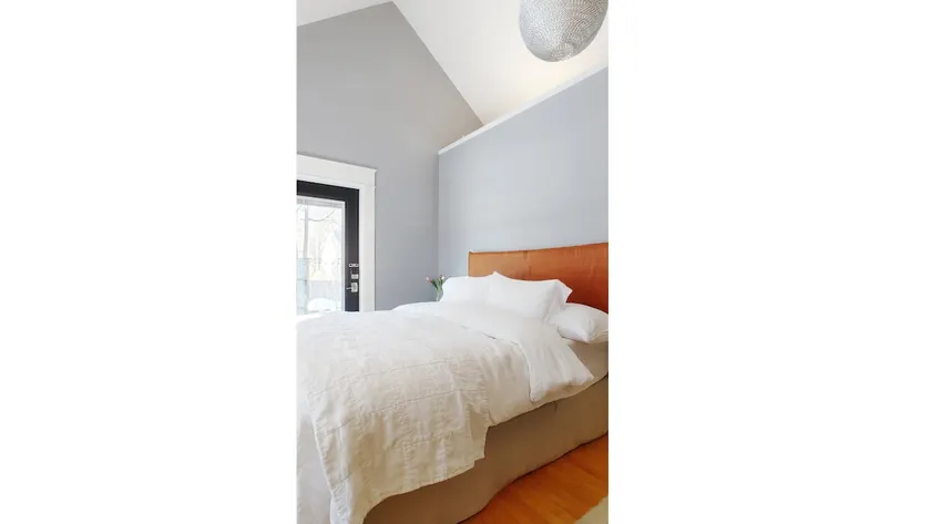 Refined studio retreat – Under the Hemlocks - Image 1