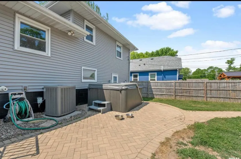 Recently updated Home with a Hot Tub - Image 1