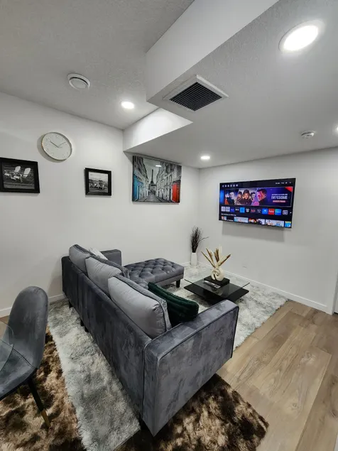 Modern 2 Bedroom Basement Suite at West Edmonton - Image 1