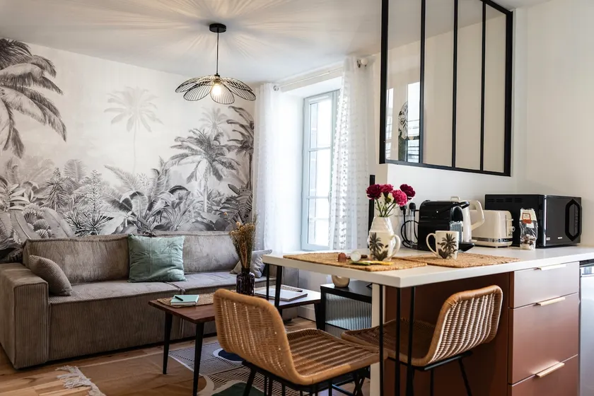 The large, cozy Arth&M F2 fully renovated - Image 1