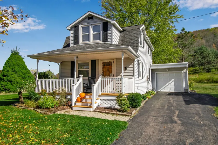 Walkable, Pet-friendly, Farmhouse - Image 1