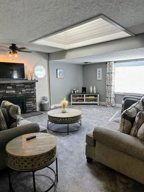 Family Home Near Top Attractions - Image 1