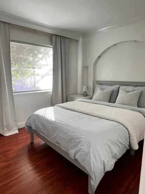 Urban Comforts: Fully Equipped, Steps to Downtown! - Image 1