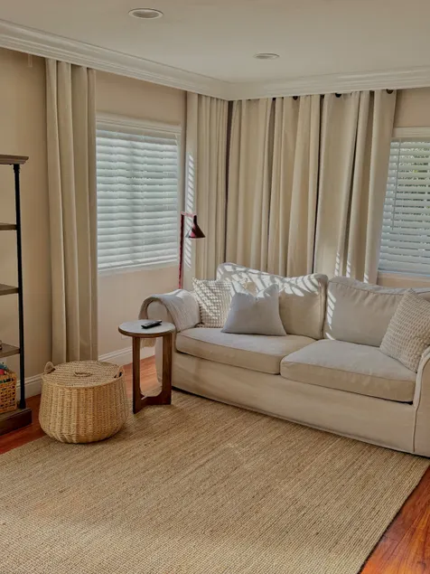 Urban Comforts: Fully Equipped, Steps to Downtown! - Image 1