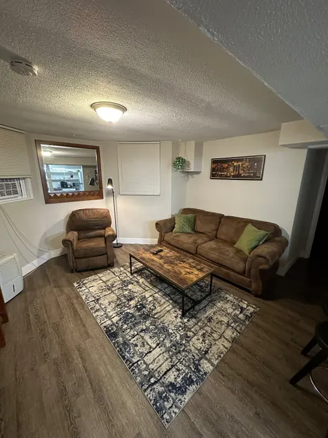 Freshly Remodeled Unit Near SYR - Image 1
