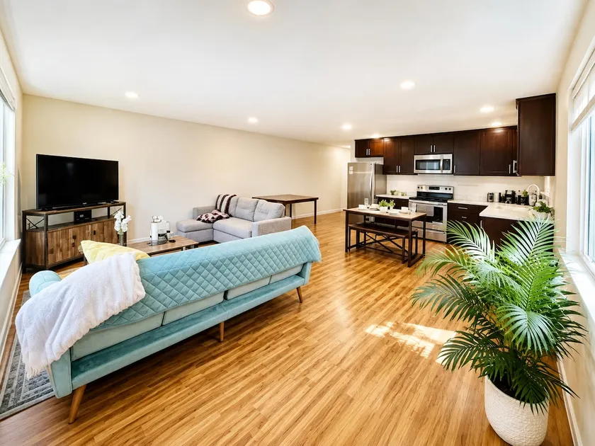 2BR/2BA with Parking & Peaceful Vibes - Image 1