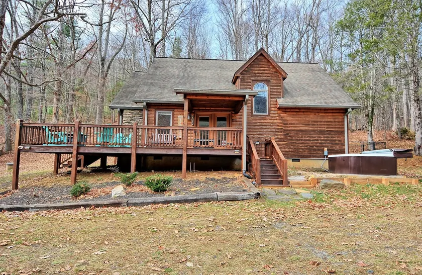 Cozy 3-Bedroom Phoenix Cabin in Jefferson, NC - Image 1