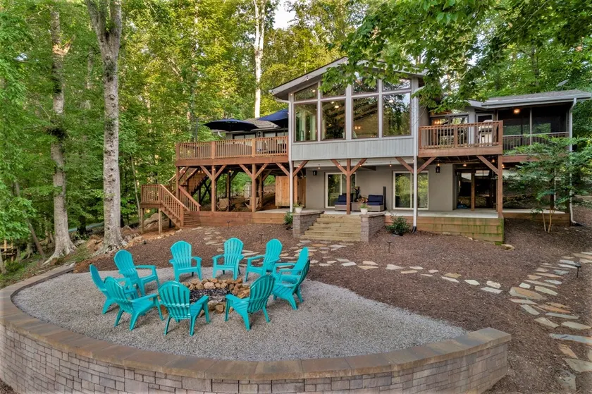 Lake Life Balance | Excellent Location - Image 1