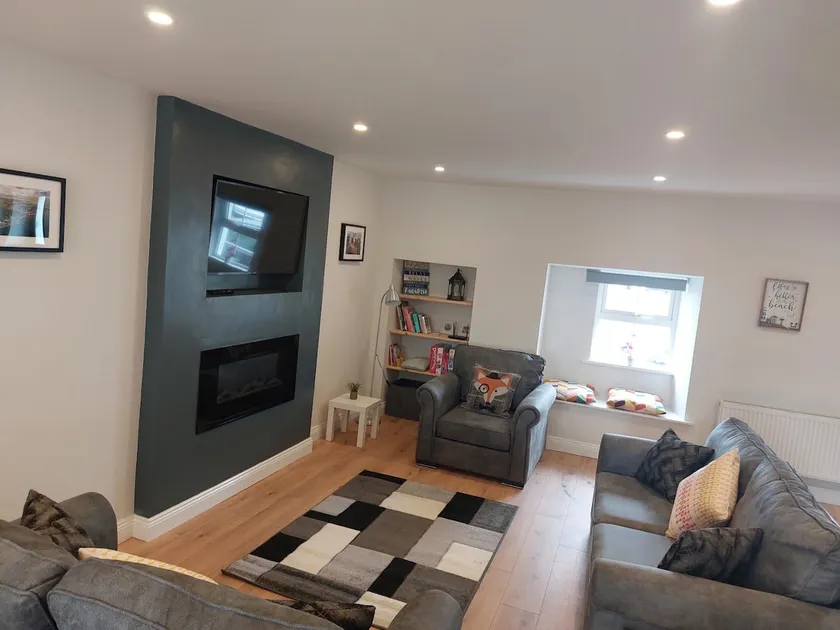 Stunning New 3 Bed Townhouse - Image 1