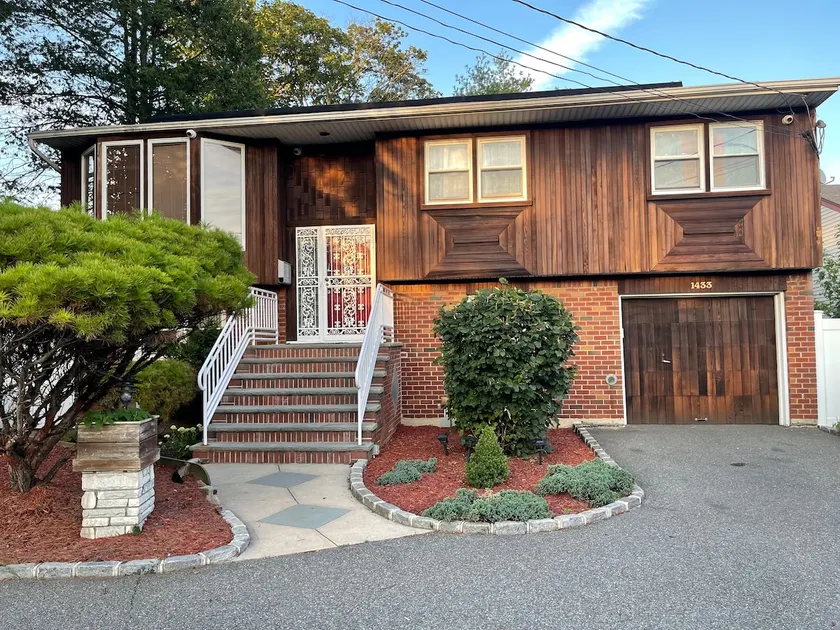 Comfort Haven/Nautical Mile-Ask For Weekly Deals - Image 1