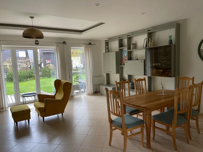 AV villa - Image 1