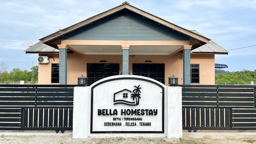 Beautiful Homestay (SEMI D) - Image 1