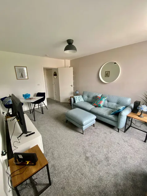 Elegant Pied-à-terre - Image 1