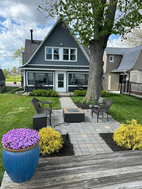 Lakeside Oasis-Lake Erie Lakefront w/ Golf Cart! - Image 1