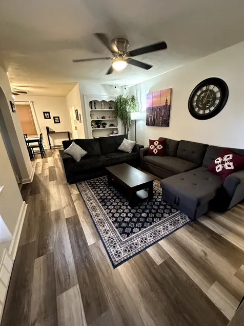Sleeps 8, YSU, Fairgrounds, EV1, (Fenced Backyard) - Image 1