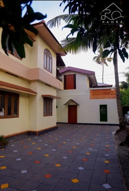 Pamba Pool cottage - Image 1