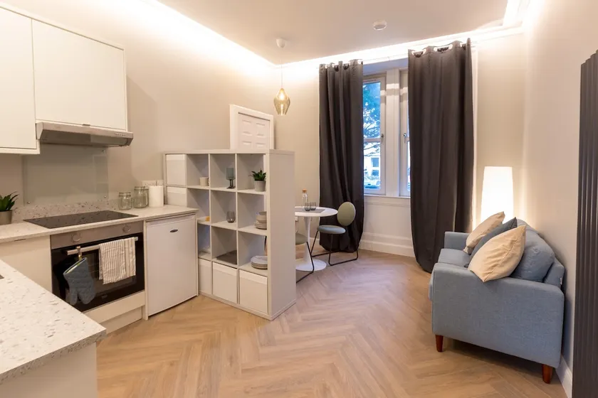 West-End, City Centre Apartment. - Image 1