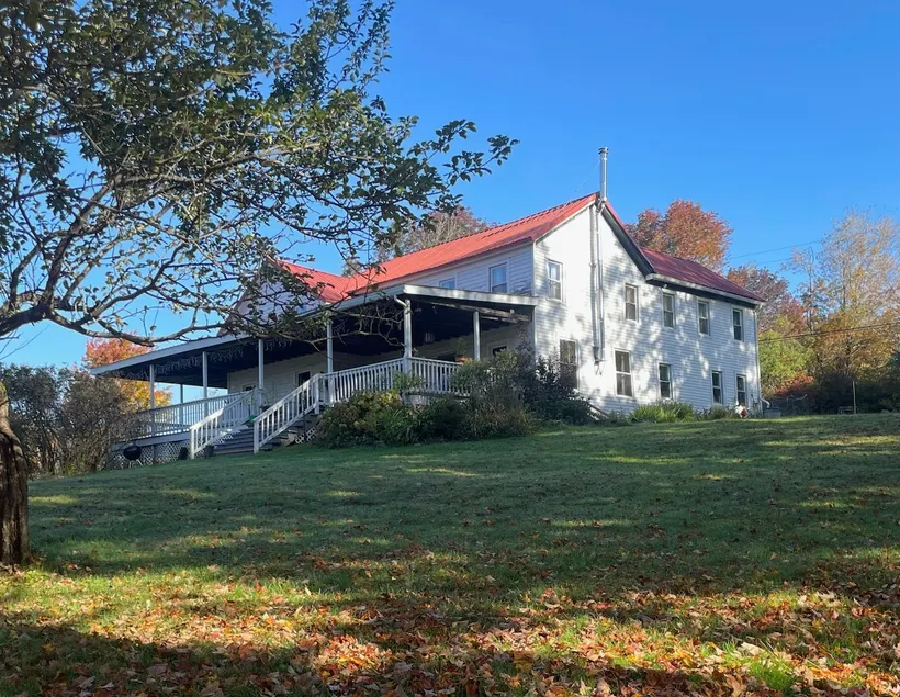 The Big Woofer Catskill farm house on 10 acres - Image 1