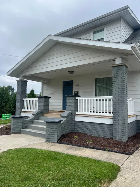 Charming 2BR Home - Image 1