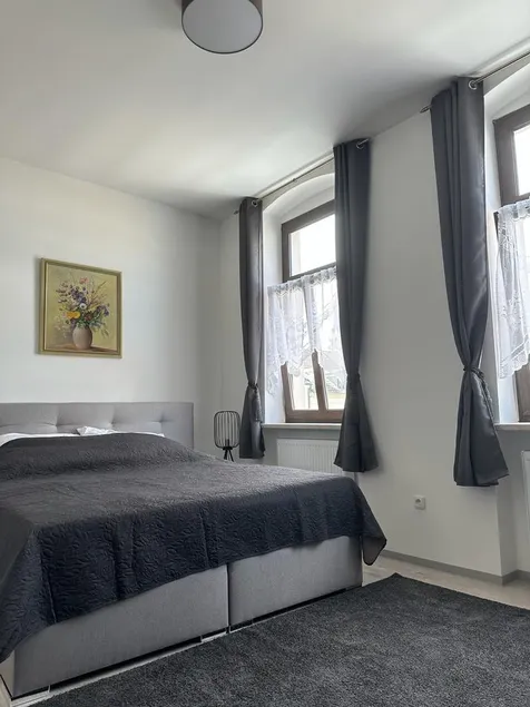Two-room apartment with kitchen at the market - Image 1
