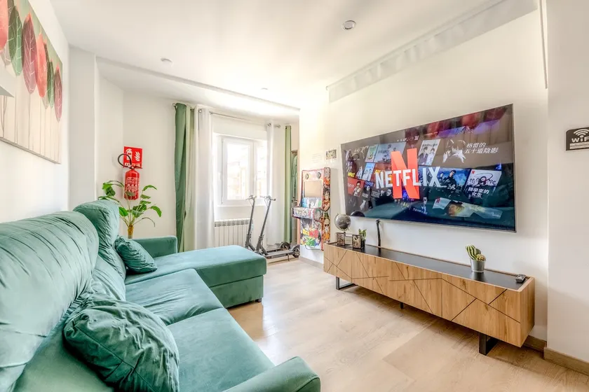 LUXURY: 10 pax Projector, Arcade Machine and Scooters - Image 1