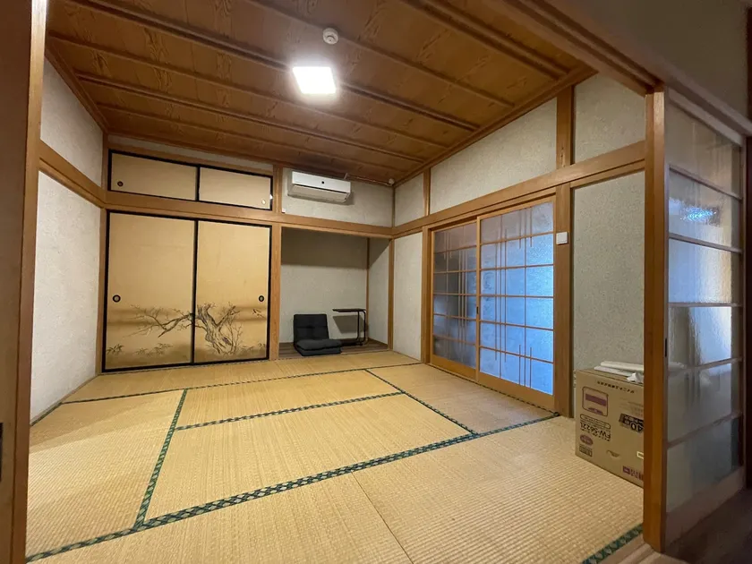 25 min to Narita. 3 min walk to lake side. - Image 1