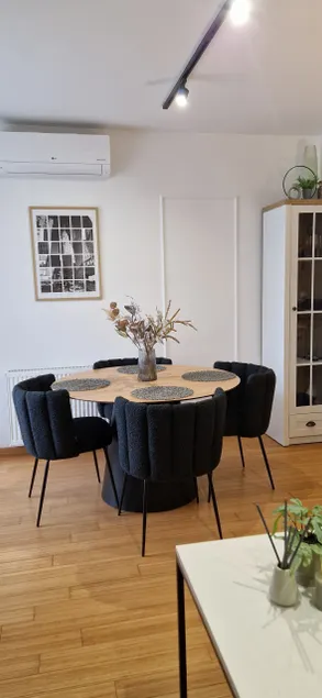 Apartment Rose - Image 1
