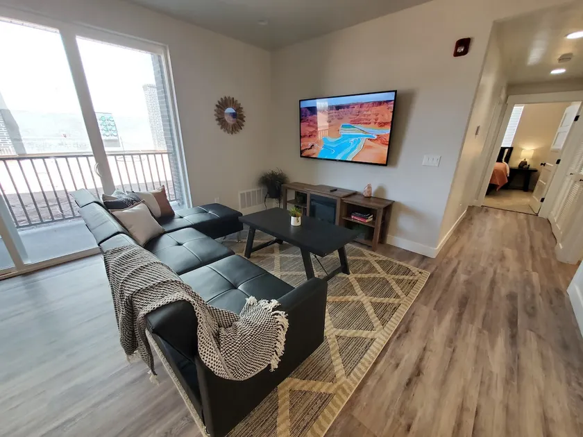 Red Rock Suite - Image 1