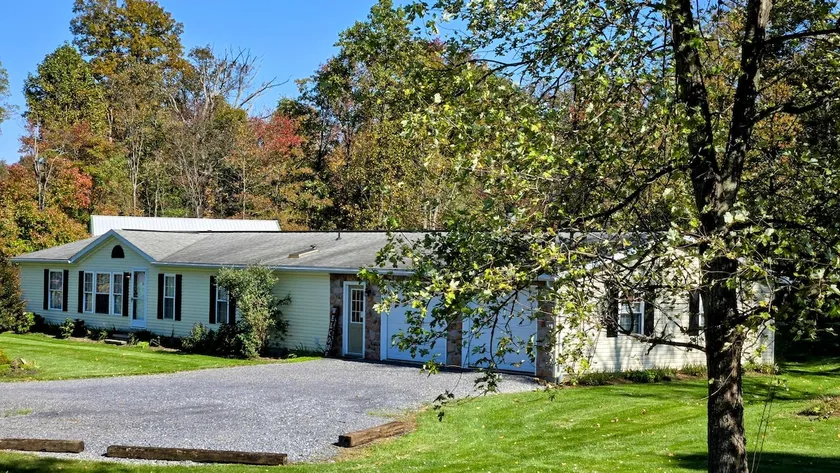 Stoltzfus Cottage, Juniata, PSU, Kids welcome. - Image 1