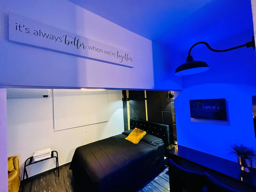 Pasavento - Modern Tiny Suite - Image 1