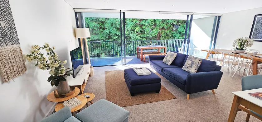 Stylish Parkside Retreat - Outdoor Pool & Undercover Parking - Randwick - Image 1