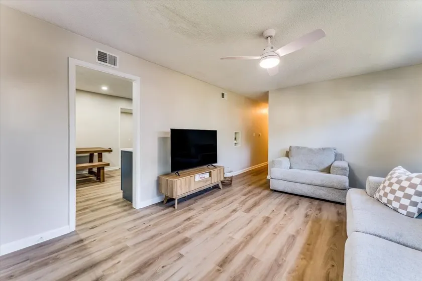 • Cozy Derby Bungalow • Game Room • Sleeps 8 - Image 1