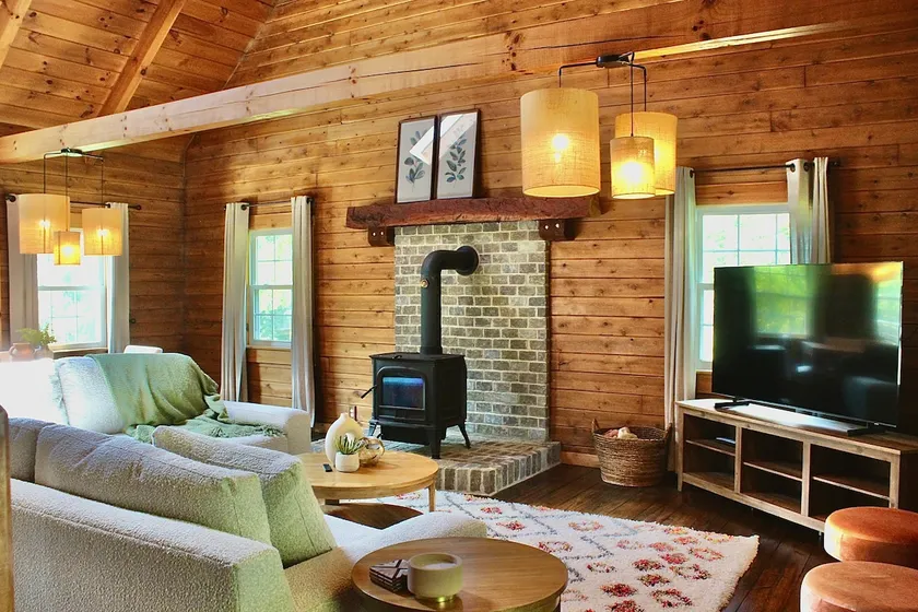 Oak Tree Cabin with Hot Tub - Image 1
