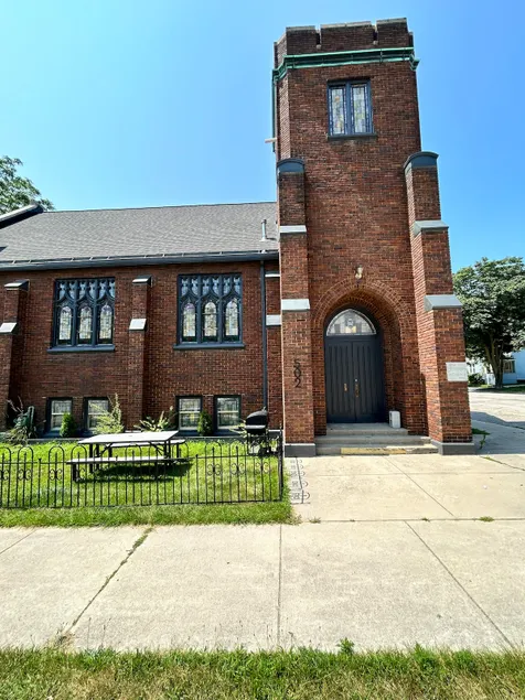 Unique Church House Experience - Image 1