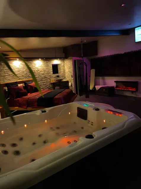 Coeur du bois / Jacuzzi / Love Room - Image 1