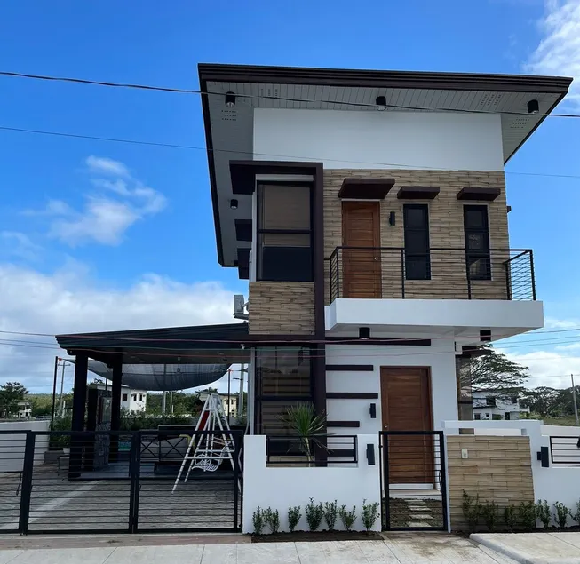 Oasis 4Rm House & Pool, Nearby Laiya Beach - Image 1