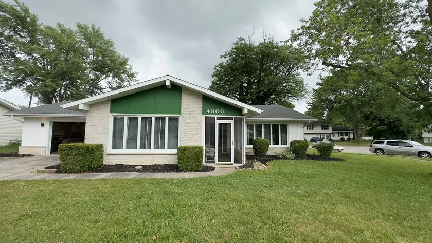 Spearmint Smile, 3BR/1.5BA House Coliseum BLVD A+ - Image 1