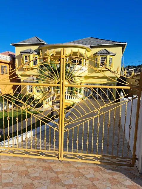 Beachway Casa 2 - Image 1
