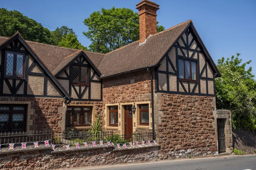 Two Grooms Cottage Dunster - Image 1