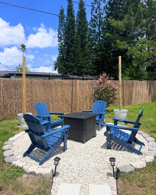 Charming Sunshine Retreat | Pet Friendly | FirePit - Image 1