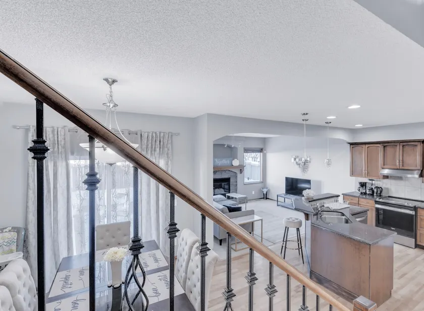 Cranston city and Rockies Escape | 3BR Retreat - Image 1