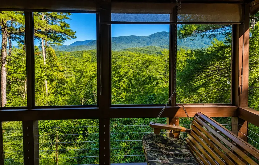 Bear-A-Dise Ridge Top Cabin w/Hot Tub & Game Room - Image 1