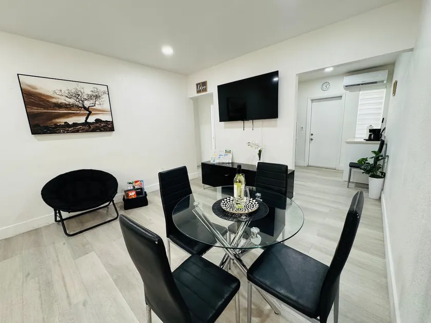 Top House Apt4 • Miami Wellness - Image 1