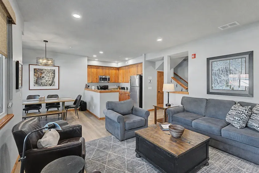 Downtown 2BR/2.5BA Townhouse - Image 1