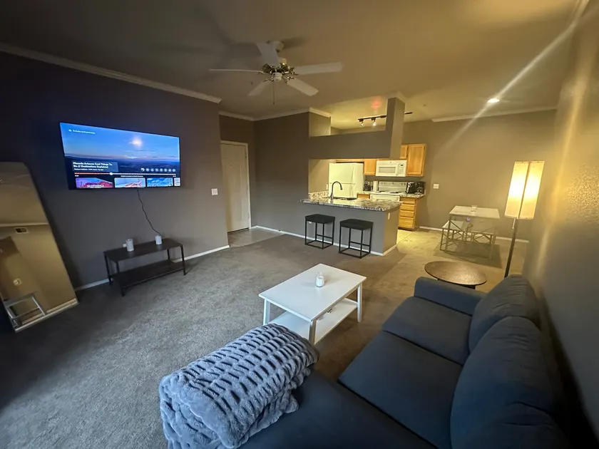 Guest Fav Condo ~ Awesome Location w/Pools & Gym - Image 1