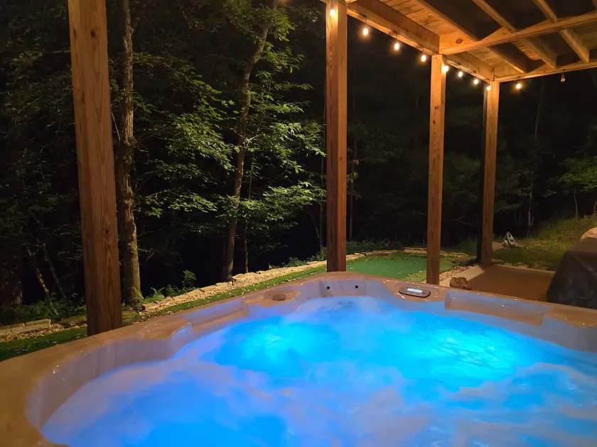 The Ultimate Entertainment Cabin: Raven’s Retreat - Image 1