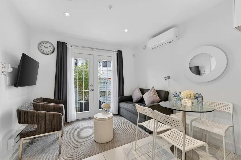 Entire NEW Cozy and Modern 2-storey HOUSE - Image 1
